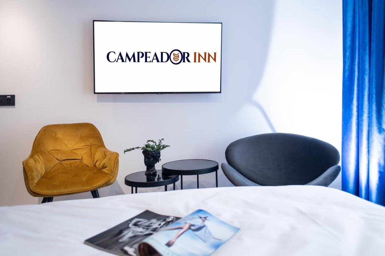 Campeador Inn คลูจ-นาโปกา ภายนอก รูปภาพ